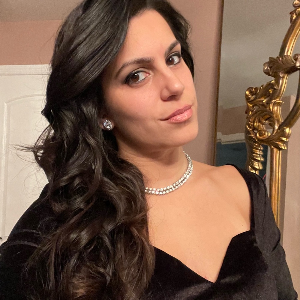 Meet your Posher, Antonia